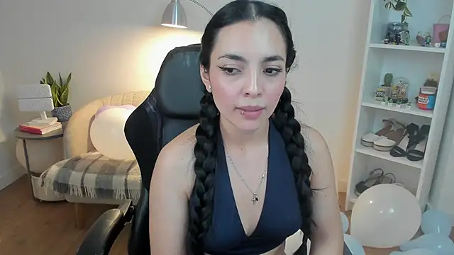 _BellaEvans_ Adlı Modelin Canlı XXX Sohbeti