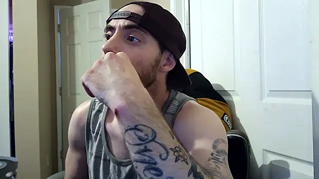 Chat +18 de Huntzg23 ao vivo