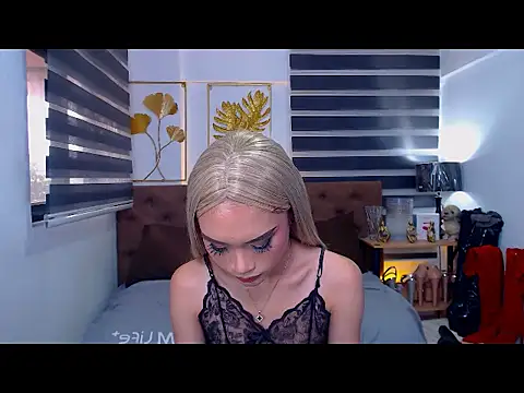 JuicyCockThea: вебкам-шоу