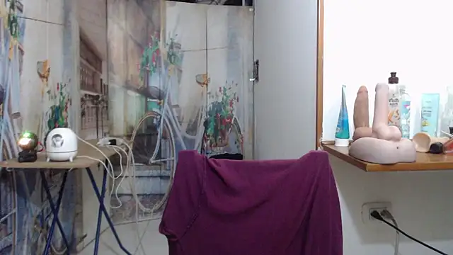 curly_greeneyed Adlı Modelin Canlı XXX Sohbeti