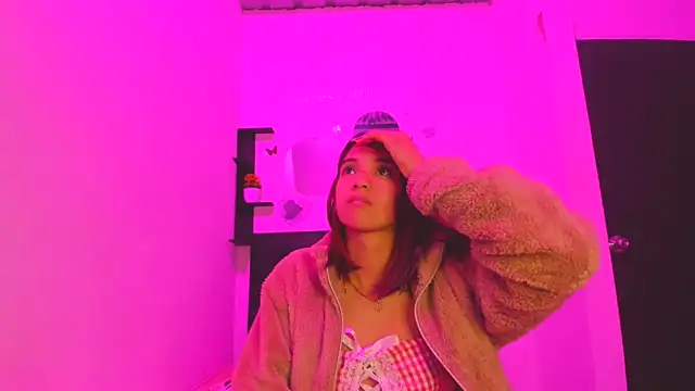 sapphire_brown20's Live XXX Chat