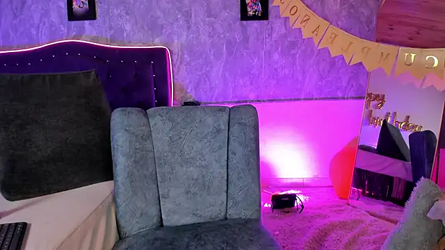 Lauren_smiles' Live XXX Chat