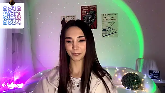 LinaMour Pertunjukan Webcam