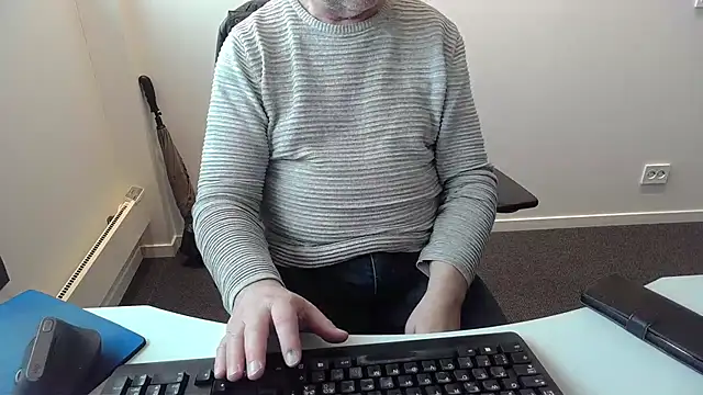 BuggemannのライブXXXチャット