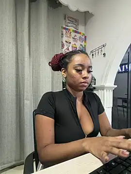 Czat XXX na żywo – Kloe_rousse01