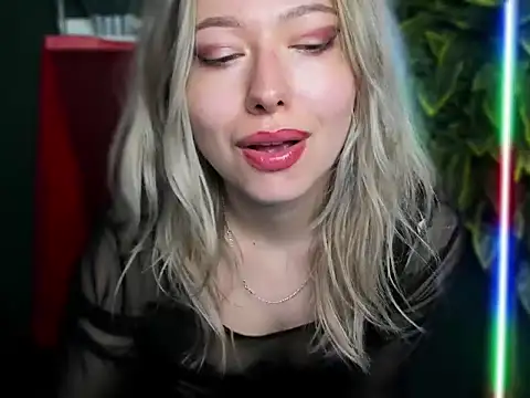 loveHeidi live XXX chat