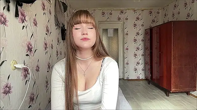 AnnaWaspのライブXXXチャット