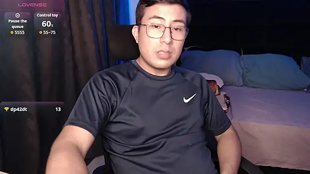 andrewmhilton_: вебкам-шоу