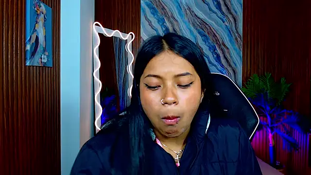 Maile_Tay Live XXX-Chat