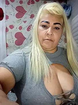 XXX chat uživo modela BonniAdams