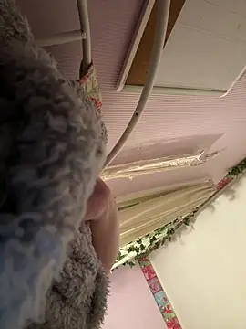 imawhorenslut19's Live XXX Chat