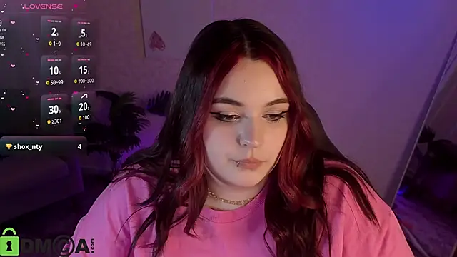 Mia_R0ss élő XXX-chatje