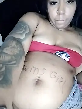 emma_purple_'s Webcam Show