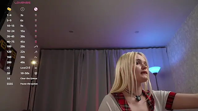 Good_Barbie élő XXX-chatje