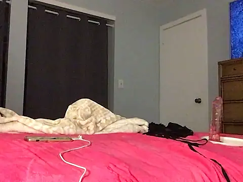 Pokazy przed kamerką – LunaBl00m