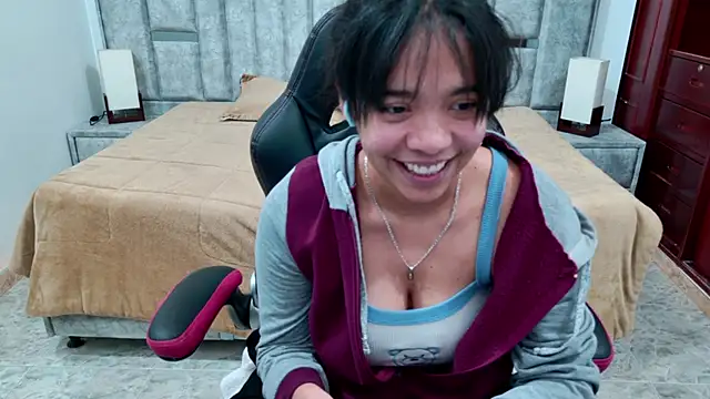 laureentt_ Chat XXX in diretta