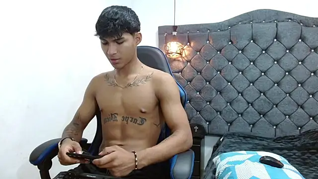 Chatroom XXX en direct de luka_big18