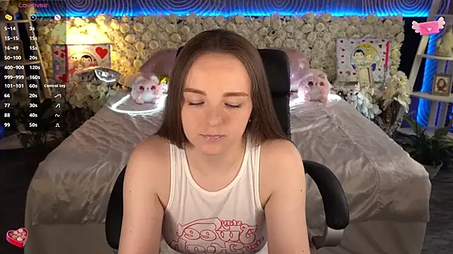 Chatroom XXX en direct de FoxyShy