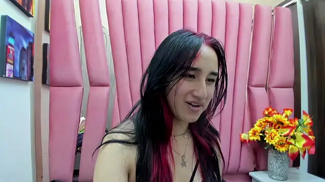 CharlotteStuart Live XXX Chat