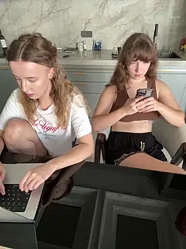 Nura_n_Sarah's Live XXX Chat