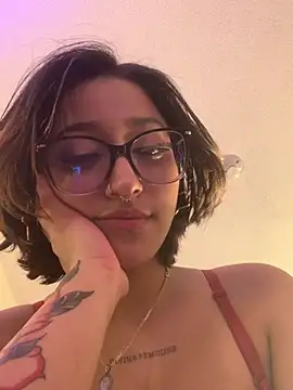 LilithMonette 现场XXX聊天