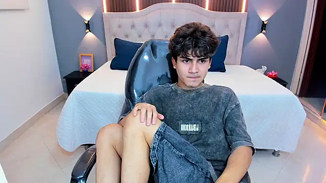 Živý XXX chat Tommy18__