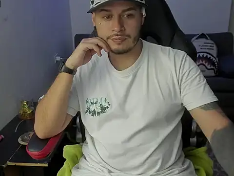 แชท XXX สดของ ragnar_lothbrok777