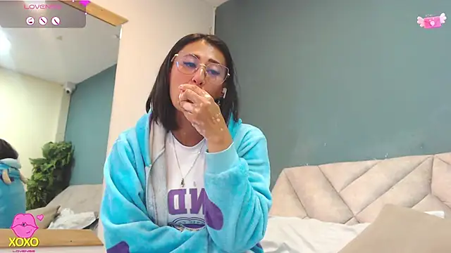 Chatroom XXX en direct de SharisWillian