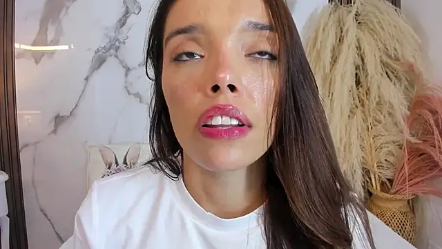 Chat XXX en directo de hannahill69