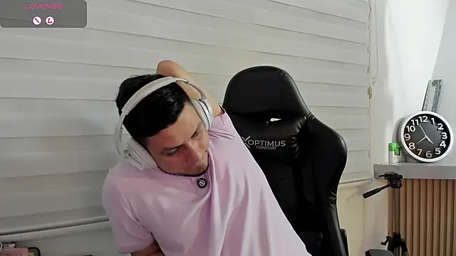 Онлайн чат XXX Rick_Adams