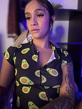 Isabella-Teen Chat XXX live