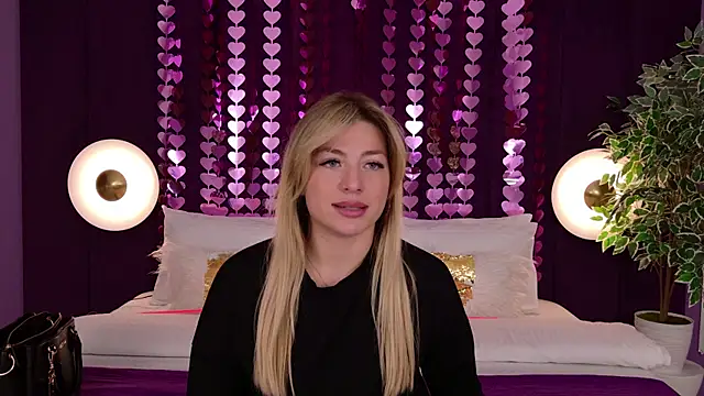 Chatroom XXX en direct de HelenaMorgan