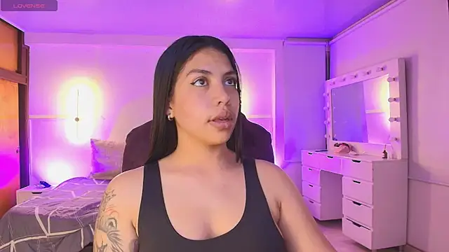 kloe28のライブXXXチャット