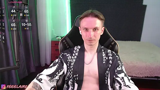แชท XXX สดของ F666LAME