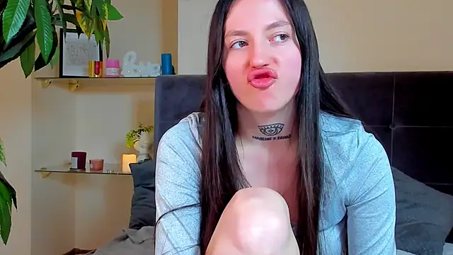 AdrianaCult's Live XXX Chat