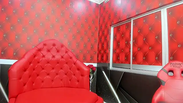 Mia_CurvyyのライブXXXチャット