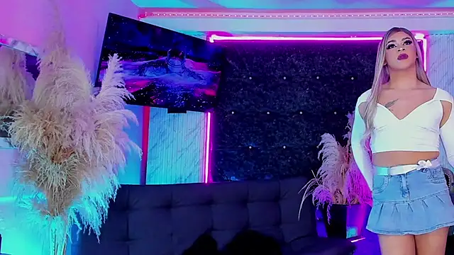 Queens_Wonders_Blonders 网络视讯表演