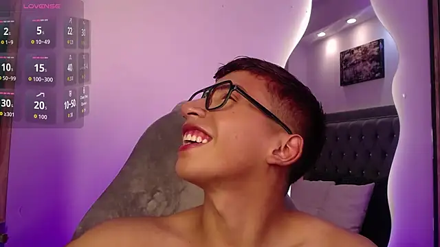 Chat +18 de Fancy_Vixen ao vivo