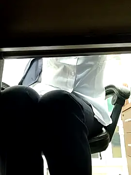 WHUANUOZANYTO 现场XXX聊天