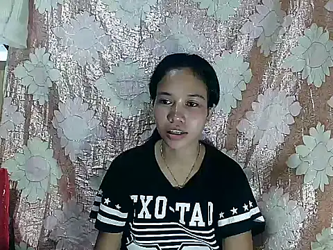 PinaySkinnyGirl's Live XXX Chat