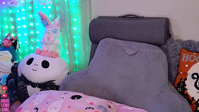 Chatroom XXX en direct de Angel-Lewd-Cake