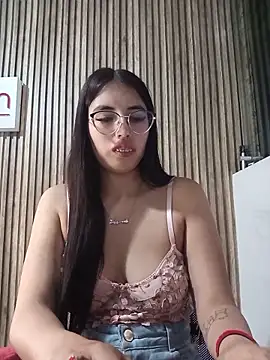 Valk_submissive Adlı Modelin Canlı XXX Sohbeti