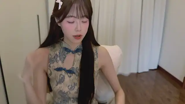 Onecutelittlen Live XXX chat