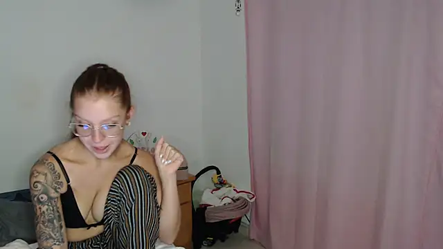 Piaaa123's Webcam Show