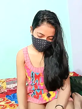 18_year_old_girl élő XXX-chatje