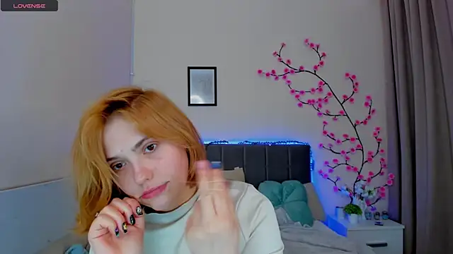 DellaRows 即時 XXX 聊天