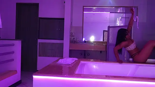 دردشة Petitte_Mussa الجنسية المباشرة