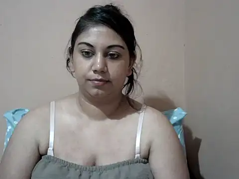 bellachow10 Adlı Modelin Canlı XXX Sohbeti