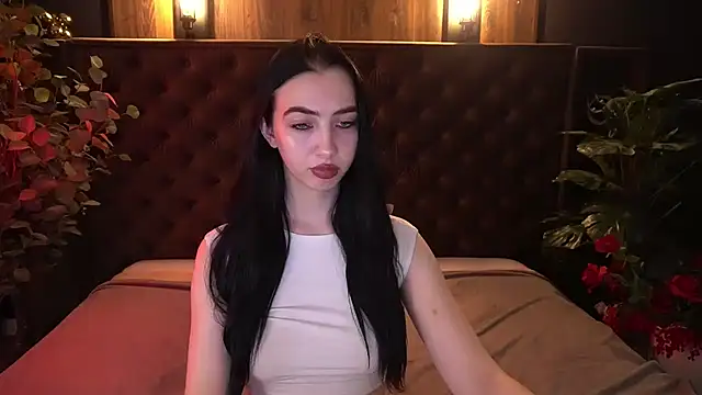 WildKittenX_ Adlı Modelin Canlı XXX Sohbeti