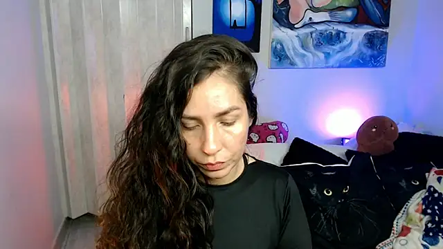 naihroby Adlı Modelin Canlı XXX Sohbeti